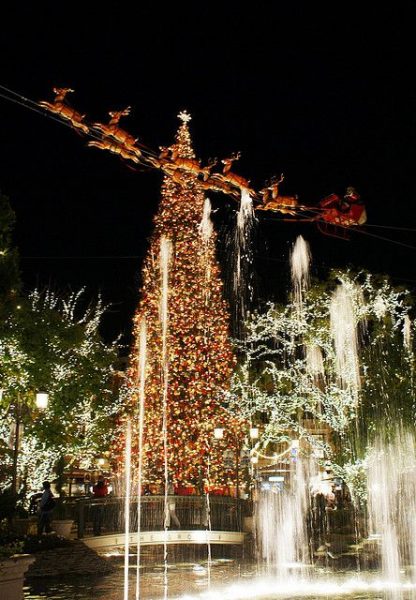 Free Christmas Spirit in Los Angeles; the grove LA christmas