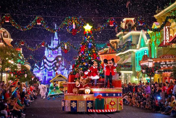 Free Christmas Spirit in Los Angeles; Disney Christmas Parade