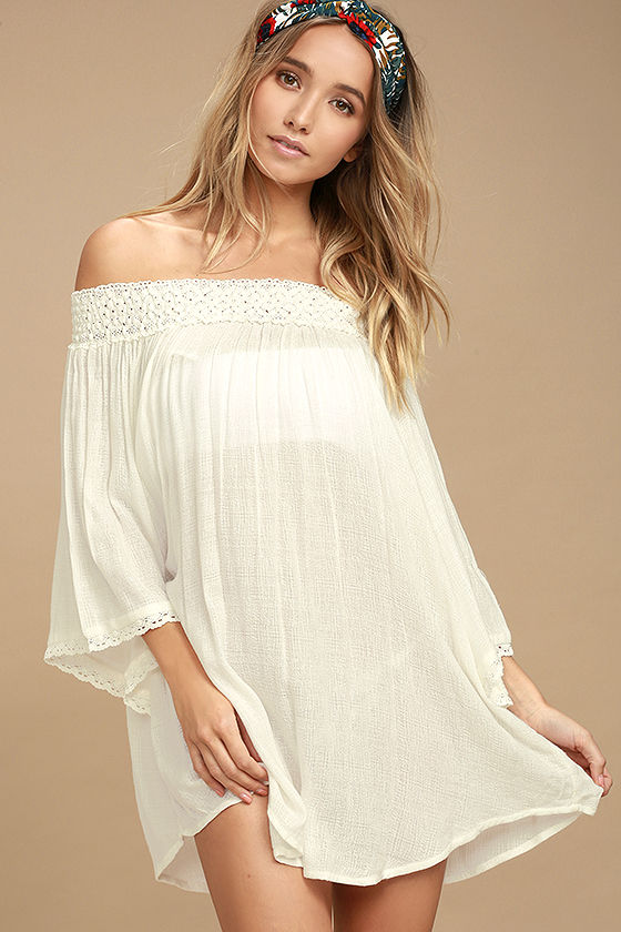 what you should pack for a California road trip; white dress cover up