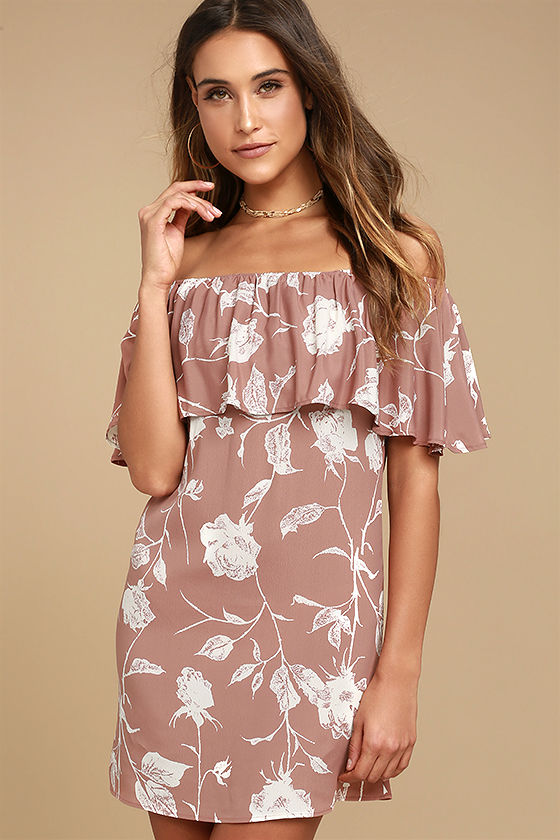 what you should pack for a California road trip; off the shoulder pink floral dress