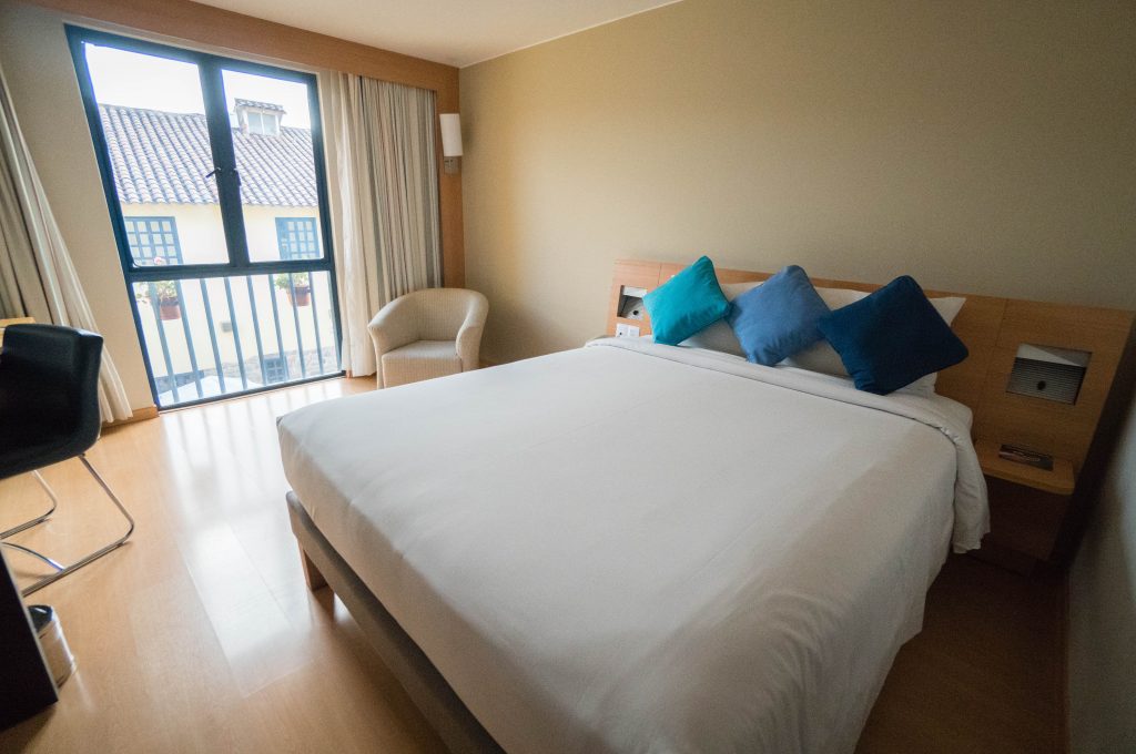 Novotel Cusco; interior bedroom