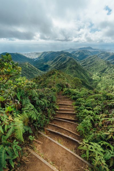 best things to do in Oahu; hike wiliwilinui ridge trail; stairway to heaven hike