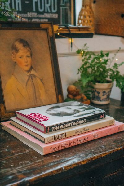 Staying at The Funky Loft in Brooklyn, New York; interior retro apartment details vintage books